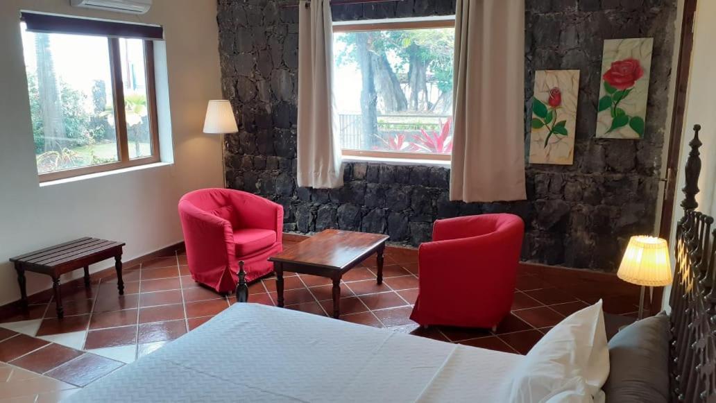 Emoyeni Gardens Hotel Sao Tome Exterior photo