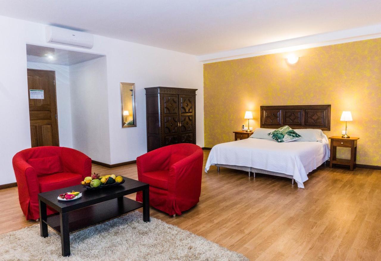 Emoyeni Gardens Hotel Sao Tome Exterior photo